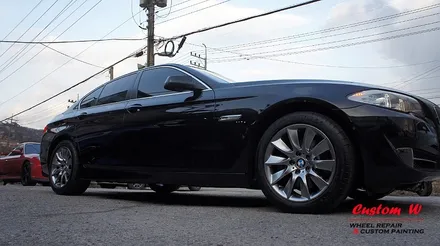 BMW 528I 18인치 터빈휠 상처 수리 후 고스트크롬 휠도색. / 용인 처인구