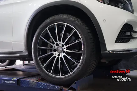 휠에 깊은 상처가 난 GLC250D 다이아몬드컷팅 휠수리와 GLC에 핫한 레트로핏 아이템(부메스터3D전동트위터,에어발란스패키지) / 용인 처인구
