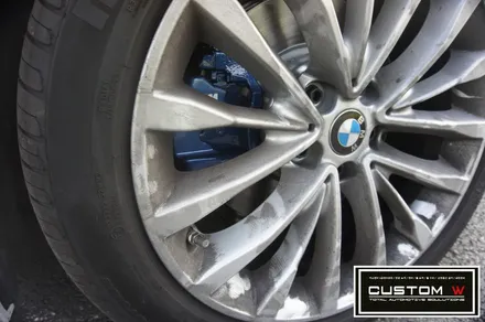 BMW G30 5시리즈 M퍼포먼스 블루 캘리퍼도색. / 용인 처인구
