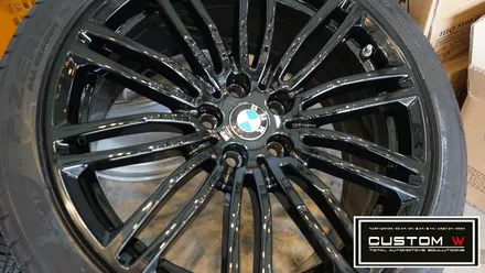 BMW G30 530d 맷블랙 휠을 블랙유광 휠도색으로 새롭게 만들어드렸습니다. / 용인 처인구