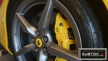 페라리 488 밋밋한 실버 휠을 GRIGIO CORSA(매트그레이) 컬러로 휠도색. / 용인 처인구
