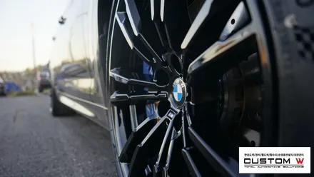 BMW F90 신형 M5 올블랙의 느낌을 위한 블랙유광 휠도색. / 용인 처인구