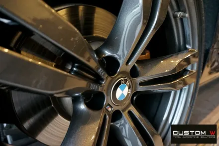 재방문 주신 고객. BMW G12 740LI 휠 상처 수리 후, 건메탈 휠복원 도색. / 용인 처인구