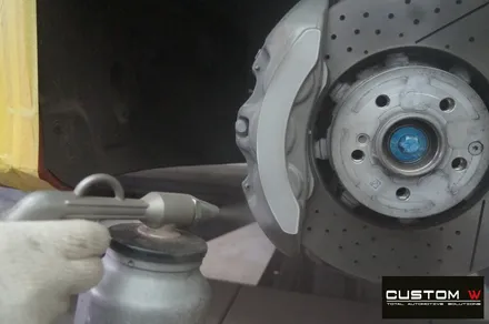매일 같이 입고 되는  벤츠 GT43 AMG 4 도어 골드 캘리퍼 도색, 하이그로시 블랙 검정 유광 휠도색. / 용인 처인구