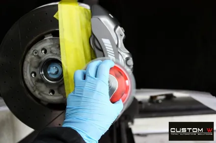 벤츠 GT43 AMG 기존 잘못된 수리 도색 이력 약품 박리 후 블랙 실버 투톤 무광 휠도색 + 카본 세라믹 골드 캘리퍼 도색 / 용인 처인구