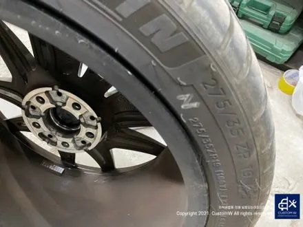 너무 멋진 토론토 레드 컬러 BMW G87 M2 스페셜 에디션   930M 휠 블랙 유광 도색 + 레드 캘리퍼 도색_! / 용인 처인구