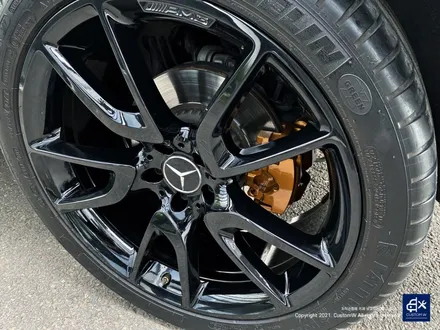 벤츠 GLC43 AMG 휠수리 후 블랙유광 휠도색 + 카본 세라믹 골드 캘리퍼 도색 / 용인 처인구