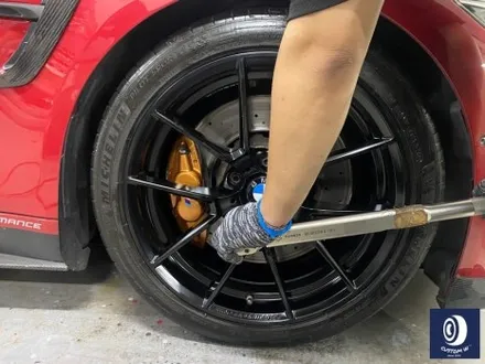 휠 수리 도색 불량 / BMW M4 763M 타 업체 잘못된 휠도색 약품 박리 / 페인트 제거 후, 사틴 블랙 휠 도색 재작업 + 카본 세라믹 골드 캘리퍼 도색 / 용인 처인구