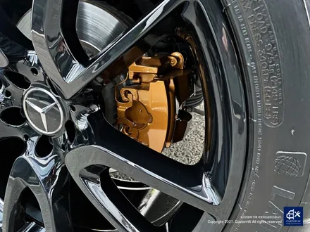 벤츠 GLC43 AMG 휠수리 후 블랙유광 휠도색 + 카본 세라믹 골드 캘리퍼 도색 / 용인 처인구