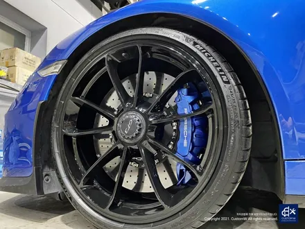 포르쉐 911(991 MK1) 카레라 GT3 센터락 휠 잘못된 도색 박리 후 블랙유광 휠도색 + 블루 캘리퍼 도색 / 용인 처인구