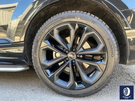 아우디 Q7 55TFSI 플라스틱 커버가 장착된 21인치 휠 블랙 유광 휠도색 + 부식 제거 후, 건메탈 그레이 캘리퍼 도색 / 용인 처인구