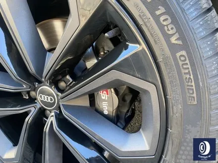 아우디 Q7 55TFSI 플라스틱 커버가 장착된 21인치 휠 블랙 유광 휠도색 + 부식 제거 후, 건메탈 그레이 캘리퍼 도색 / 용인 처인구