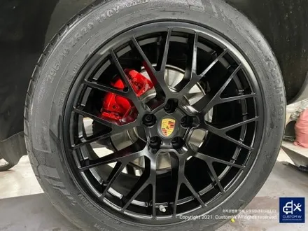 포르쉐 마칸 S 20인치 스파이더 타 업체 잘못된 수리 이력  사틴 블랙 ( JET BLACK / 무광 검정) 휠도색 그리고 레드 캘리퍼 도색 작업까지_! \