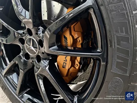 벤츠 GLC43 AMG 휠수리 후 블랙유광 휠도색 + 카본 세라믹 골드 캘리퍼 도색 / 용인 처인구