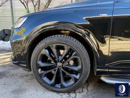 아우디 Q7 55TFSI 플라스틱 커버가 장착된 21인치 휠 블랙 유광 휠도색 + 부식 제거 후, 건메탈 그레이 캘리퍼 도색 / 용인 처인구