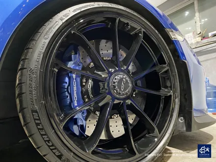 포르쉐 911(991 MK1) 카레라 GT3 센터락 휠 잘못된 도색 박리 후 블랙유광 휠도색 + 블루 캘리퍼 도색 / 용인 처인구