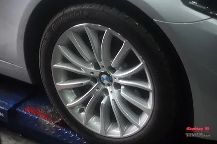 결국 또 콜라보... BMW M5와 520D 럭셔리 1개씩의 휠수리(다이아몬드컷팅 휠복원) / 용인 처인구