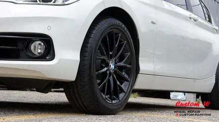 여성이 타기에도 딱 좋은 BMW 118D차량의 블랙유광 휠도색. / 용인 처인구