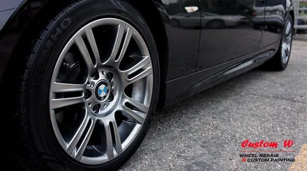 BMW E90 3시리즈 각기 다른 컬러 차량의 M팩 휠의 고스트크롬 휠도색. / 용인 처인구