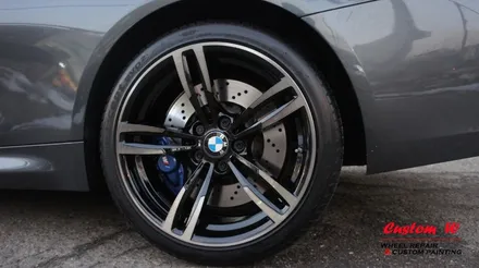 일반적인 다이아몬드컷팅 휠의 마감과는 조금 다른 BMW M4의 19인치 다이아몬드컷팅 휠수리. / 용인 처인구
