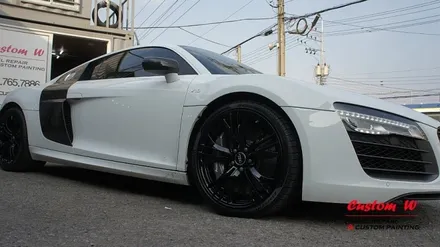 아우디의 달리기 머신 아우디 R8 V10 PLUS 림 끝 상처 휠수리 후 블랙유광 휠도색. / 용인 처인구