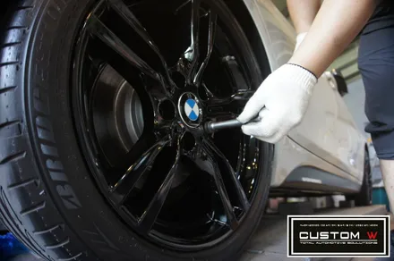 BMW F30 330i 휠 상처수리 후 블랙유광 휠도색. / 용인 처인구