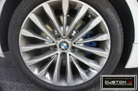 BMW G30 5시리즈 M퍼포먼스 블루 캘리퍼도색. / 용인 처인구