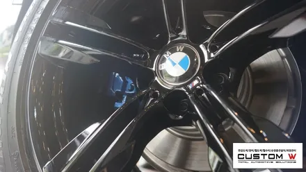 BMW X5 30d 블랙유광 휠도색, M퍼포먼스 블루 캘리퍼도색. / 용인 처인구