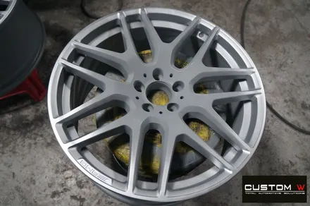 벤츠 GLE63AMG 잘 못된 휠수리 도색 이력이 있는 휠 박리 후 투톤 휠도색  재작업 ,  애시드 그린 (형광) 캘리퍼도색. / 용인 처인구