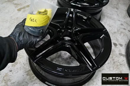 벤츠 GLC300e 휠 상처 수리 후 블랙유광 휠도색 + 레드 캘리퍼 도색 / 용인 처인구