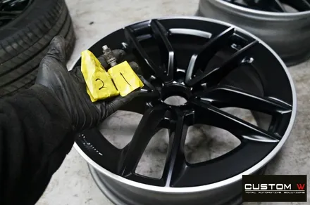 벤츠 CLS53 AMG 기존 고객 휠 상처 수리 후 블랙 실버 투톤 무광 휠도색 / 용인 처인구