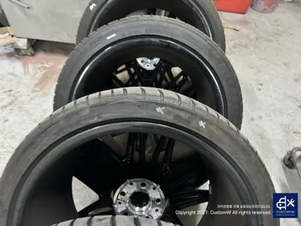 BMW G87 M2 930M 블랙 유광 휠도색 + 레드 캘리퍼 도색 커스텀W에 자주 입고되는 포켓 머신~~! / 용인 처인구