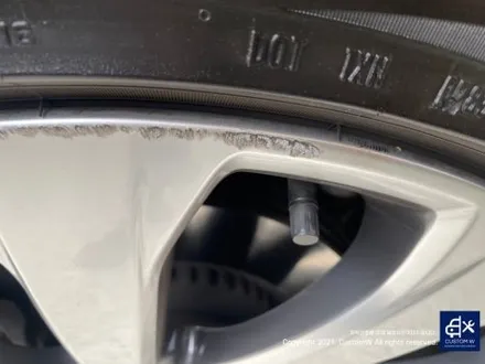 여러 곳 방문했지만 모두 수리 불가 판정.. 결국 커스텀 W에 방문_! 뉴 레인지로버 P530 LWB SV 투톤 커스텀 휠 상처 수리 후, 휠 복원 / 용인 처인구