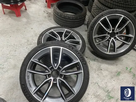 벤츠 C43 AMG 휠 상처 수리 후, 다이아몬드 커팅 가공을 이용한 블랙 폴리시 투톤 휠 커스텀 도색 / 용인 처인구