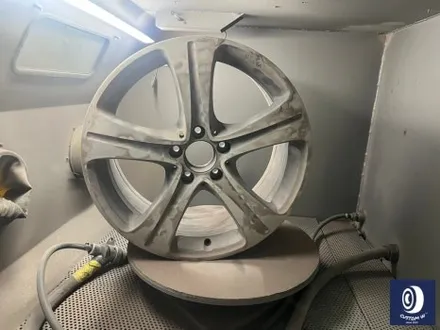 벤츠 W213 E300 18인치 휠 상처 수리 후, 다이아몬드 커팅 가공을 이용한 블랙 폴리시 휠 만들기_! / 용인 처인구
