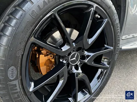 벤츠 GLC43 AMG 휠수리 후 블랙유광 휠도색 + 카본 세라믹 골드 캘리퍼 도색 / 용인 처인구