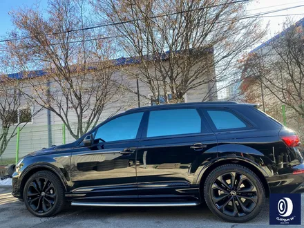아우디 Q7 55TFSI 플라스틱 커버가 장착된 21인치 휠 블랙 유광 휠도색 + 부식 제거 후, 건메탈 그레이 캘리퍼 도색 / 용인 처인구