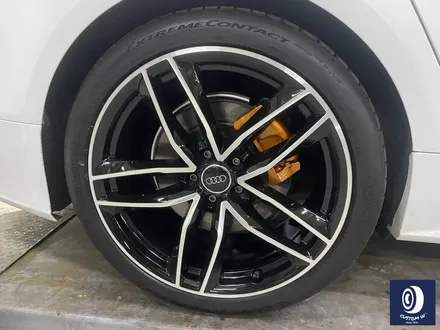 아우디 A7 50TFSI 20인치 다이아몬드 커팅 가공을 이용한 블랙 폴리시 커스텀 투톤 휠도색 + 심각한 부식 제거 후, 카본 세라믹 골드(오렌지 골드) 캘리퍼 도색 작업까지_! / 용인 처인구