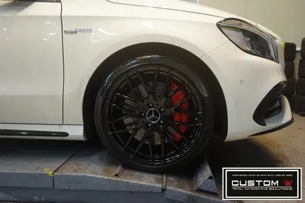 벤츠 A45 AMG 레드 캘리퍼도색, 블랙유광 휠도색. / 용인 처인구