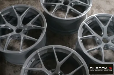 BMW M4 잘 못된 휠 수리 도색이력이 있는 BBS FI-R 단조휠 약품 박리 후, 페라리 골드 컬러 휠도색 재작업. / 용인 처인구