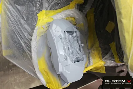 벤츠 GLC350e 휠 상처 수리 후 블랙유광 휠도색 + 카본 세라믹 골드 캘리퍼 도색 / 용인 처인구