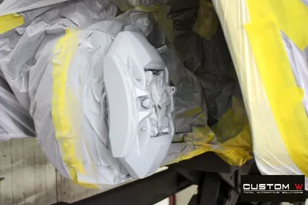 벤츠 S500 심각한 부식 / 녹 , 고착된 분진 지저분한 캘리퍼를 깔끔하고 고급지게 블랙 캘리퍼 도색 & 다이아몬드 컷팅 휠 상처 수리 후 블랙 폴리시 휠로 변신! / 용인 처인구