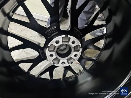 포르쉐 마칸 GTS 휠수리 후 젯블랙 휠도색 / 용인 처인구