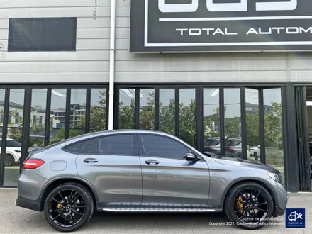 벤츠 GLC43 AMG 휠수리 후 블랙유광 휠도색 + 카본 세라믹 골드 캘리퍼 도색 / 용인 처인구