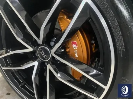 아우디 A7 50TFSI 20인치 다이아몬드 커팅 가공을 이용한 블랙 폴리시 커스텀 투톤 휠도색 + 심각한 부식 제거 후, 카본 세라믹 골드(오렌지 골드) 캘리퍼 도색 작업까지_! / 용인 처인구