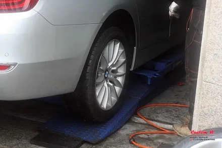 결국 또 콜라보... BMW M5와 520D 럭셔리 1개씩의 휠수리(다이아몬드컷팅 휠복원) / 용인 처인구
