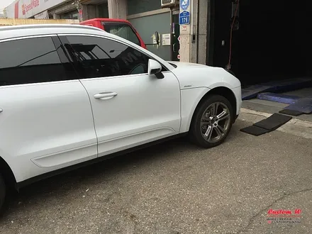 포르쉐의 효자 SUV 마칸 고스트크롬 휠도색. / 용인 처인구