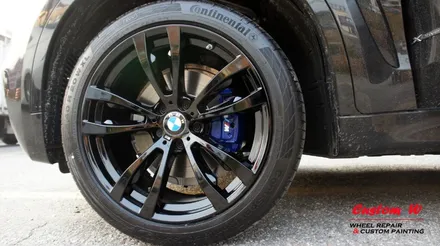 100주년을 기념해서 나온 BMW X6 30D 한정 모델의 블랙 휠도색과 블루 캘리퍼도색. / 용인 처인구