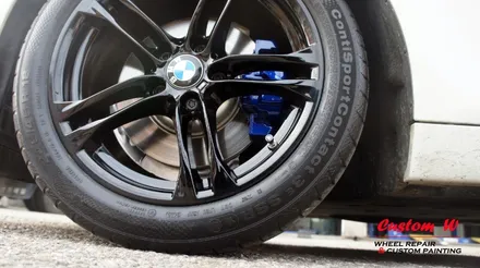 블랙 휠도색과 블루 캘리퍼도색 조합으로 BMW 520D M 에어로 다이나믹프로를 더 새롭게 변화시키다. / 용인 처인구