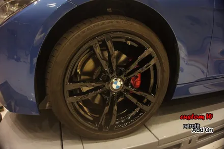 BMW 320d 441m휠 블랙유광 휠도색, 방청효과와 드레스업을 위한 레드 캘리퍼도색. / 용인 처인구